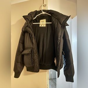 Abercrombie & Fitch black puffer jacket with fuzzy hood